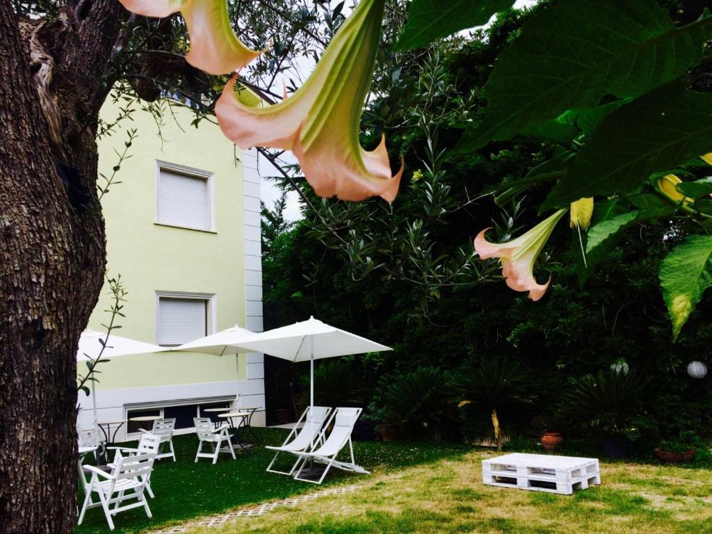 Ascoli Bonjour B&B & Apartments Parcheggio Privato & Giardino อัสโกลีปิเชโน ภายนอก รูปภาพ