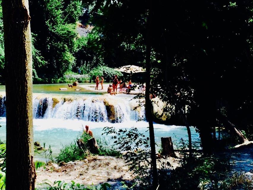 Ascoli Bonjour B&B & Apartments Parcheggio Privato & Giardino อัสโกลีปิเชโน ภายนอก รูปภาพ