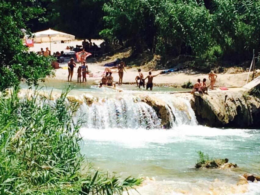 Ascoli Bonjour B&B & Apartments Parcheggio Privato & Giardino อัสโกลีปิเชโน ภายนอก รูปภาพ
