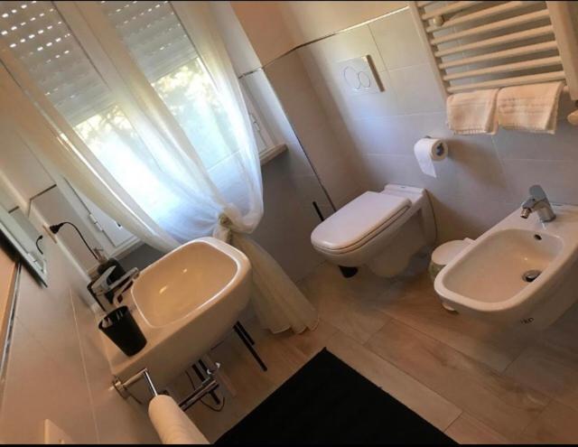 Ascoli Bonjour B&B & Apartments Parcheggio Privato & Giardino อัสโกลีปิเชโน ภายนอก รูปภาพ